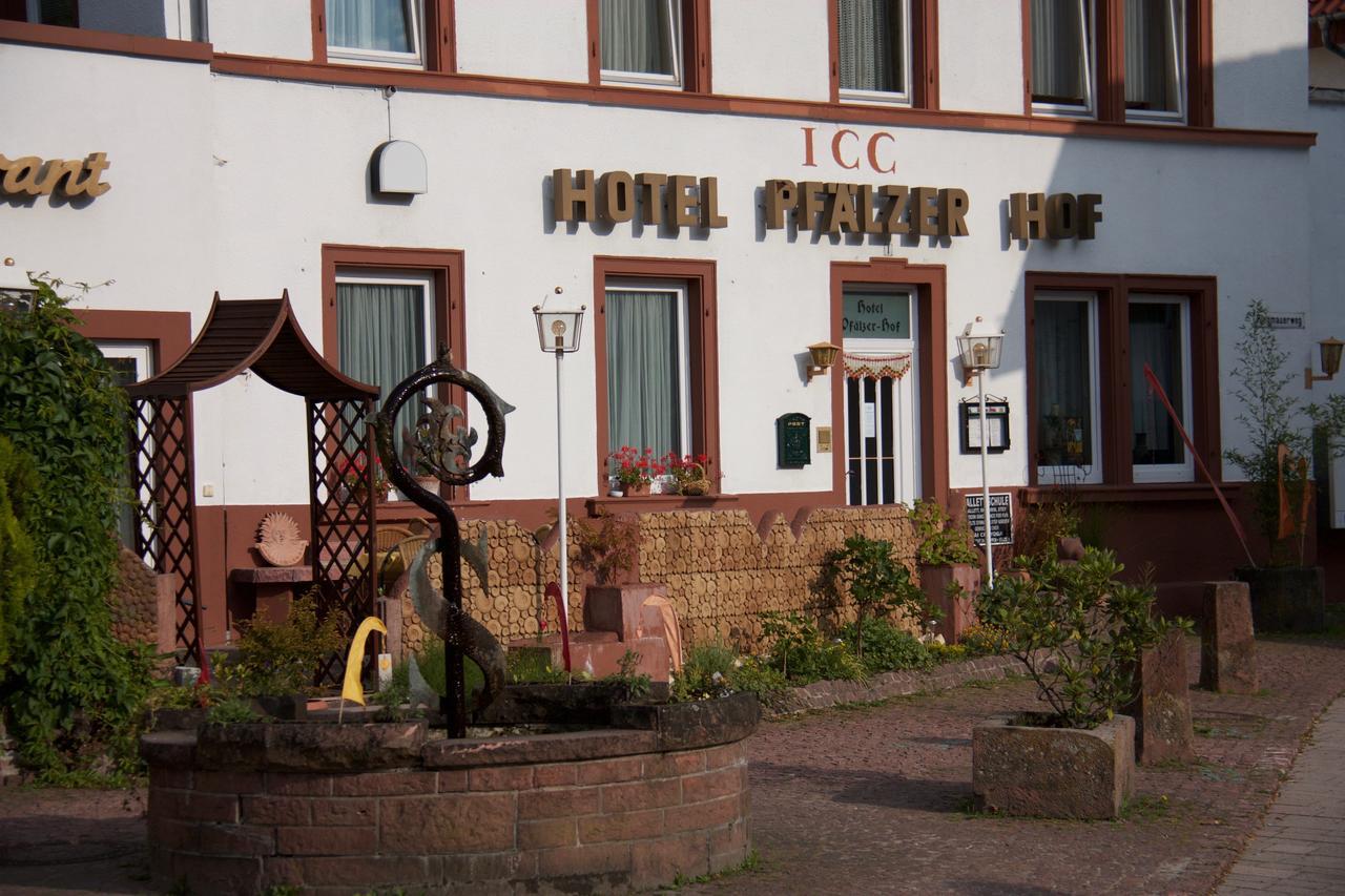 Icc Pfaelzer Hof - Hotel & Seminarhaus شوناو المظهر الخارجي الصورة