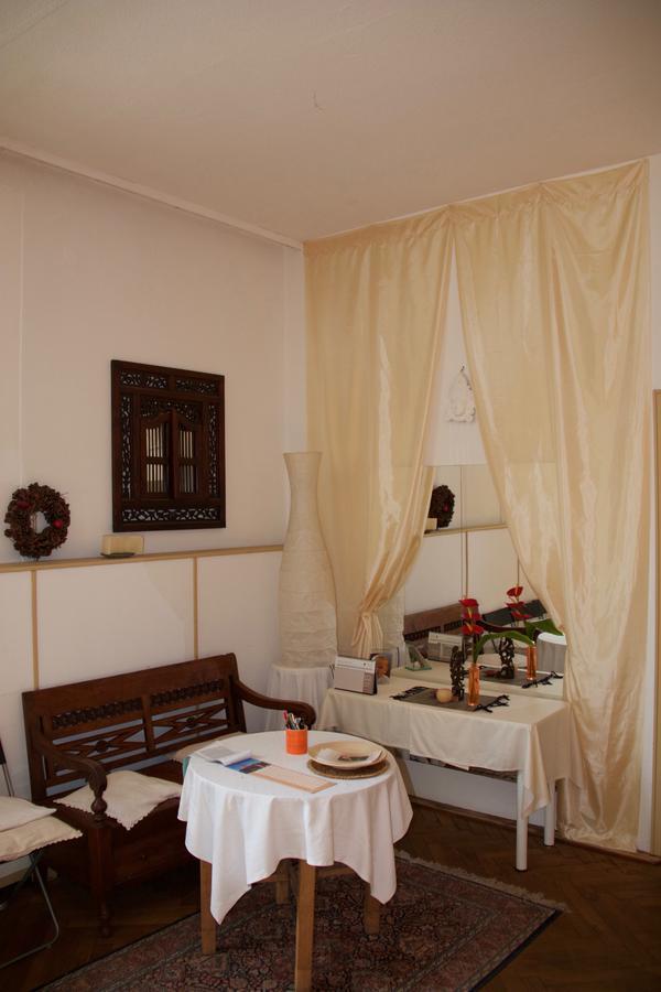 Icc Pfaelzer Hof - Hotel & Seminarhaus شوناو المظهر الخارجي الصورة