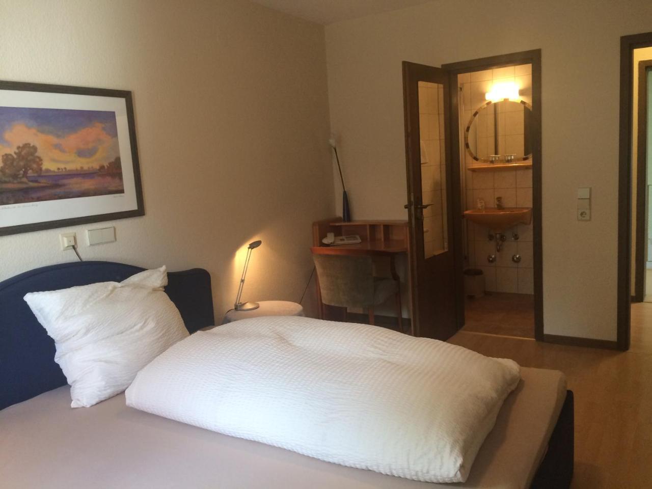 Icc Pfaelzer Hof - Hotel & Seminarhaus شوناو المظهر الخارجي الصورة